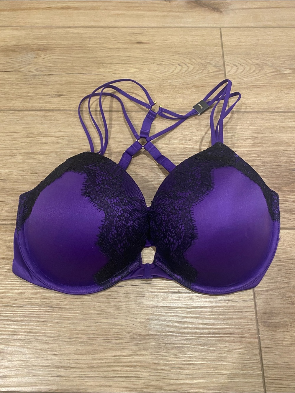NWT Victoria's Secret Purple Very Sexy Push-Up Bra Black Lace Trim 34DD